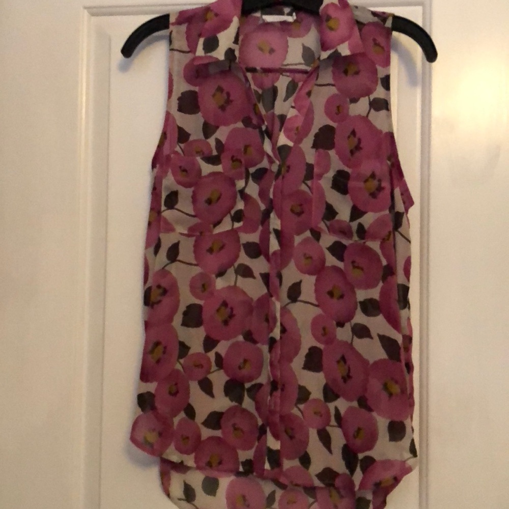 Sleeveless button up blouse